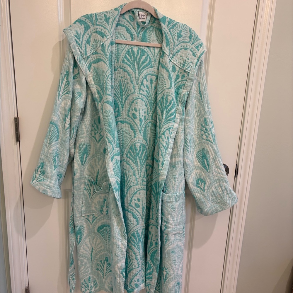 Let's Talk Towels Turquoise Patterned Palmette Ro… - image 1